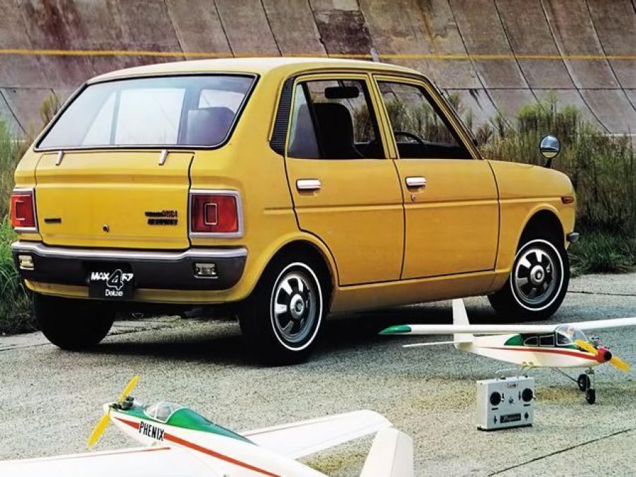  Daihatsu Fellow Max 4-Door Saloon 1972 года  (фото 2 из 3)